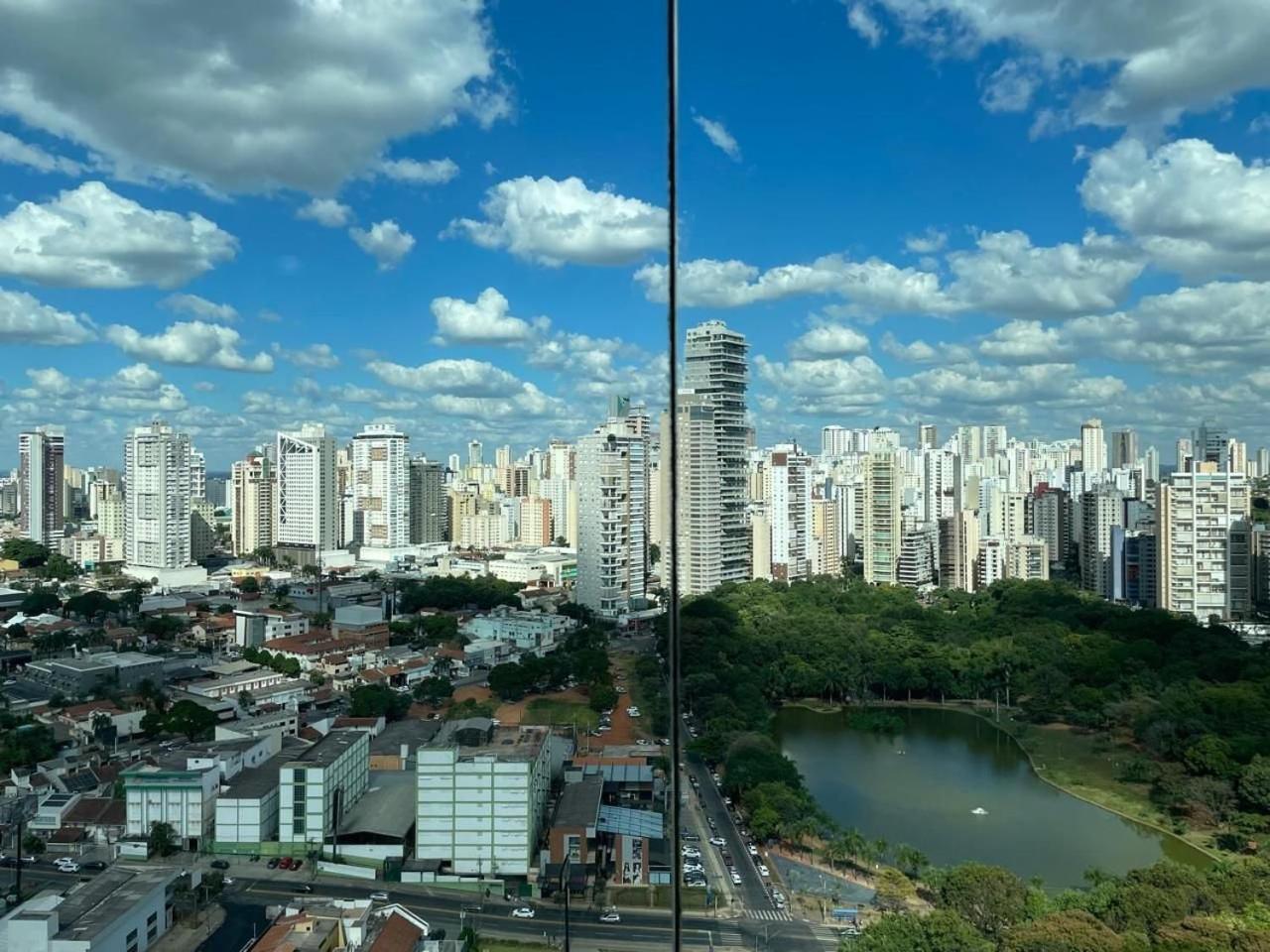 Moderno Flat Com Vista Para O Parque Vaca Brava Goiania Exterior photo